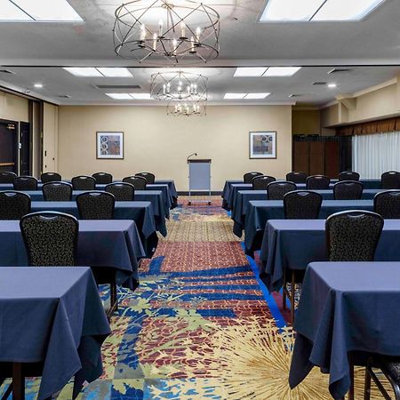 Embassy Suites By Hilton Kansas City Plaza Екстер'єр фото