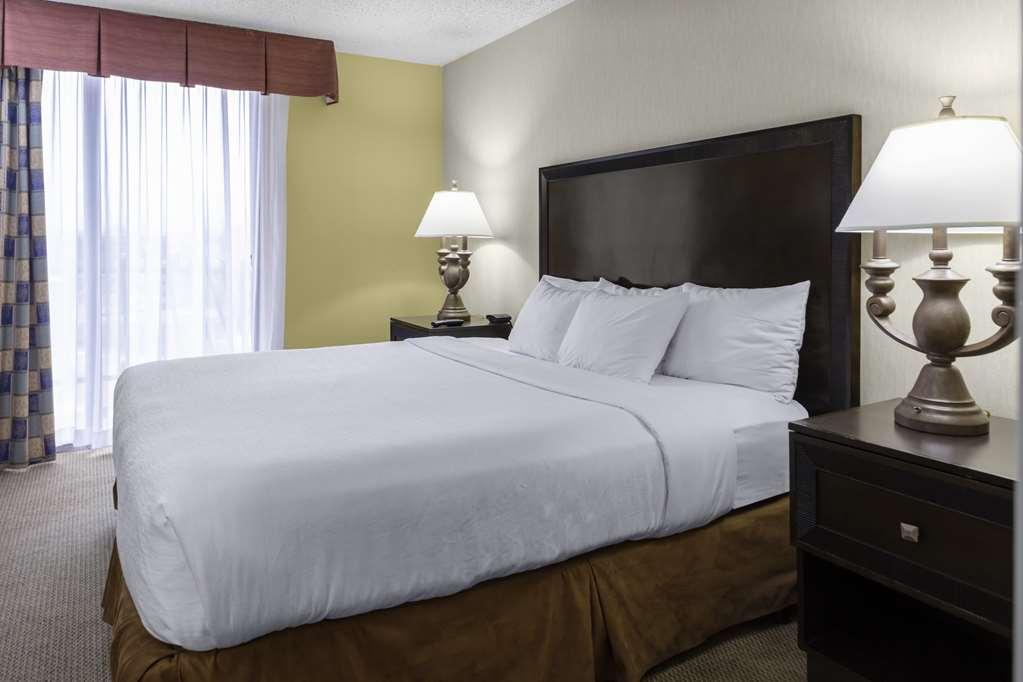 Embassy Suites By Hilton Kansas City Plaza Номер фото