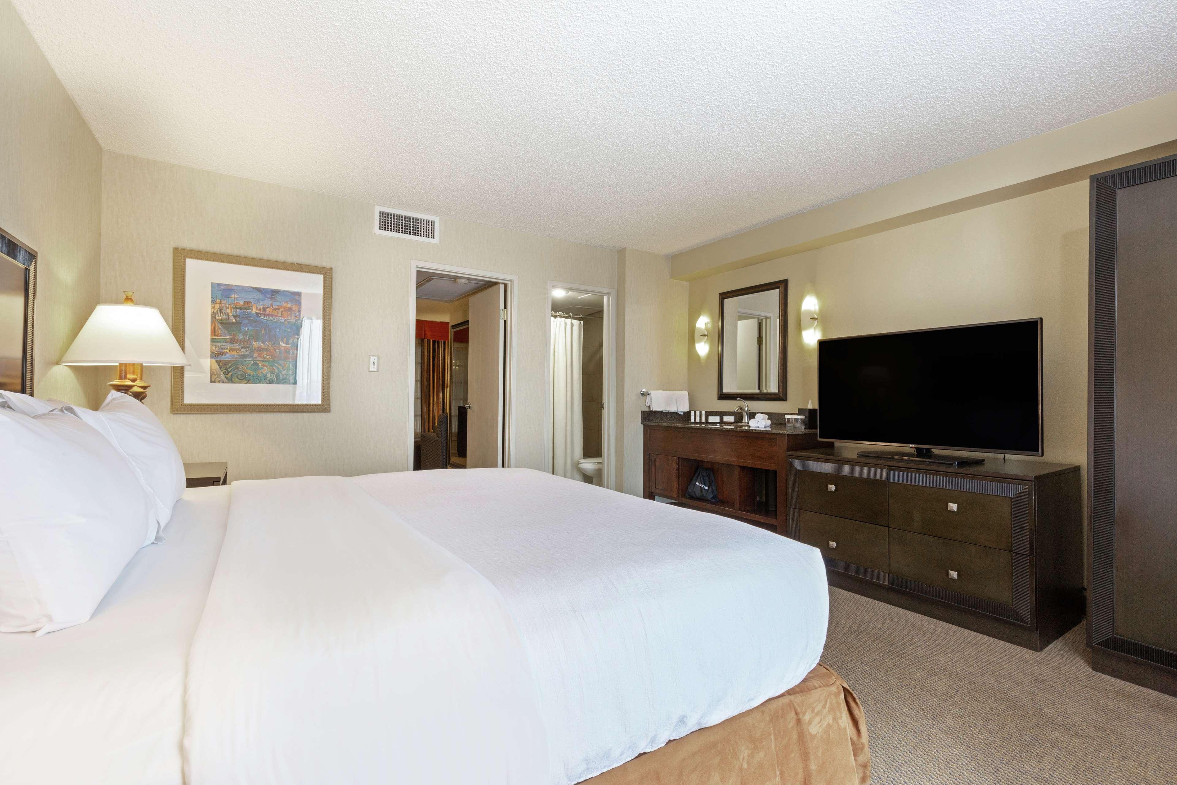 Embassy Suites By Hilton Kansas City Plaza Екстер'єр фото