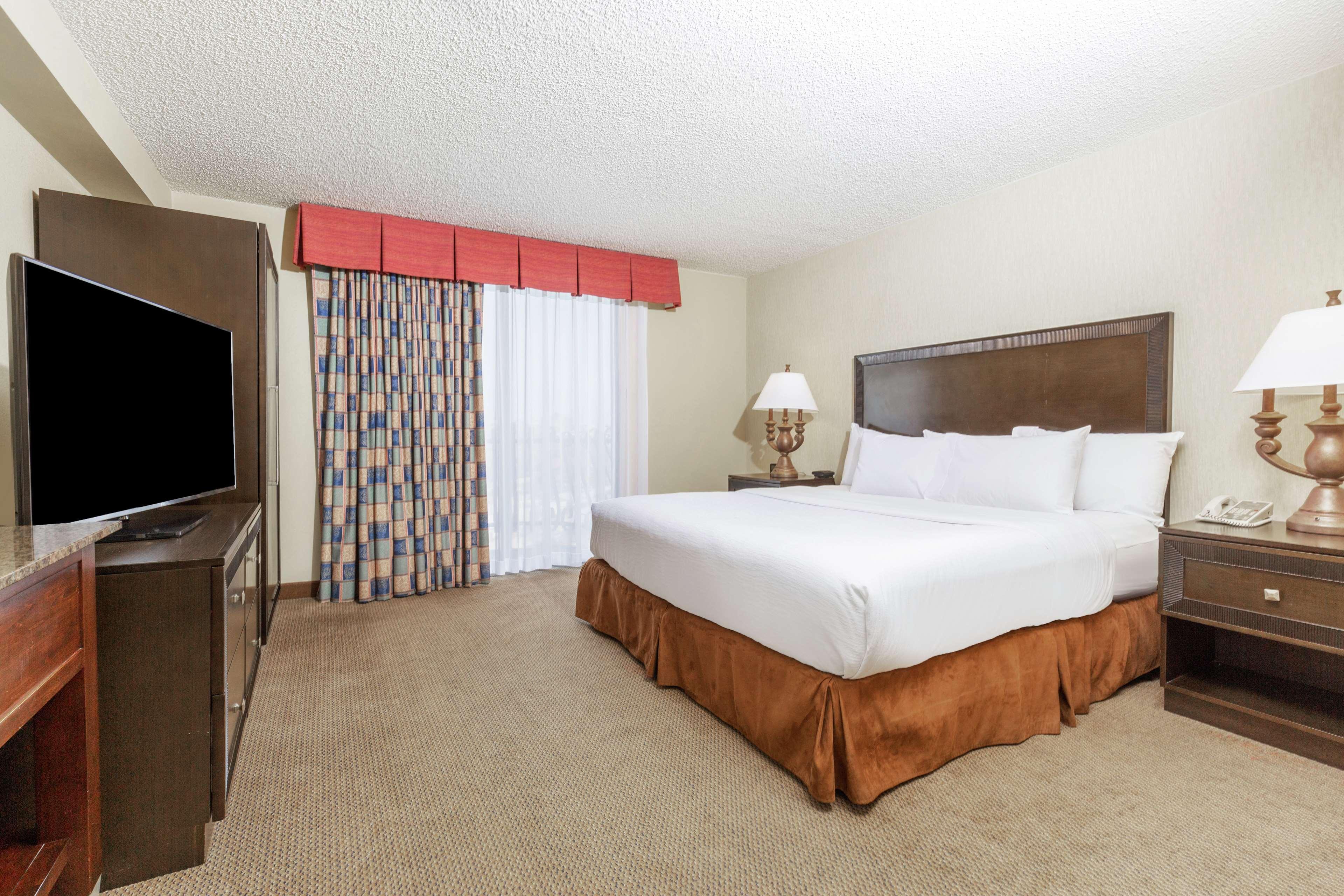 Embassy Suites By Hilton Kansas City Plaza Екстер'єр фото