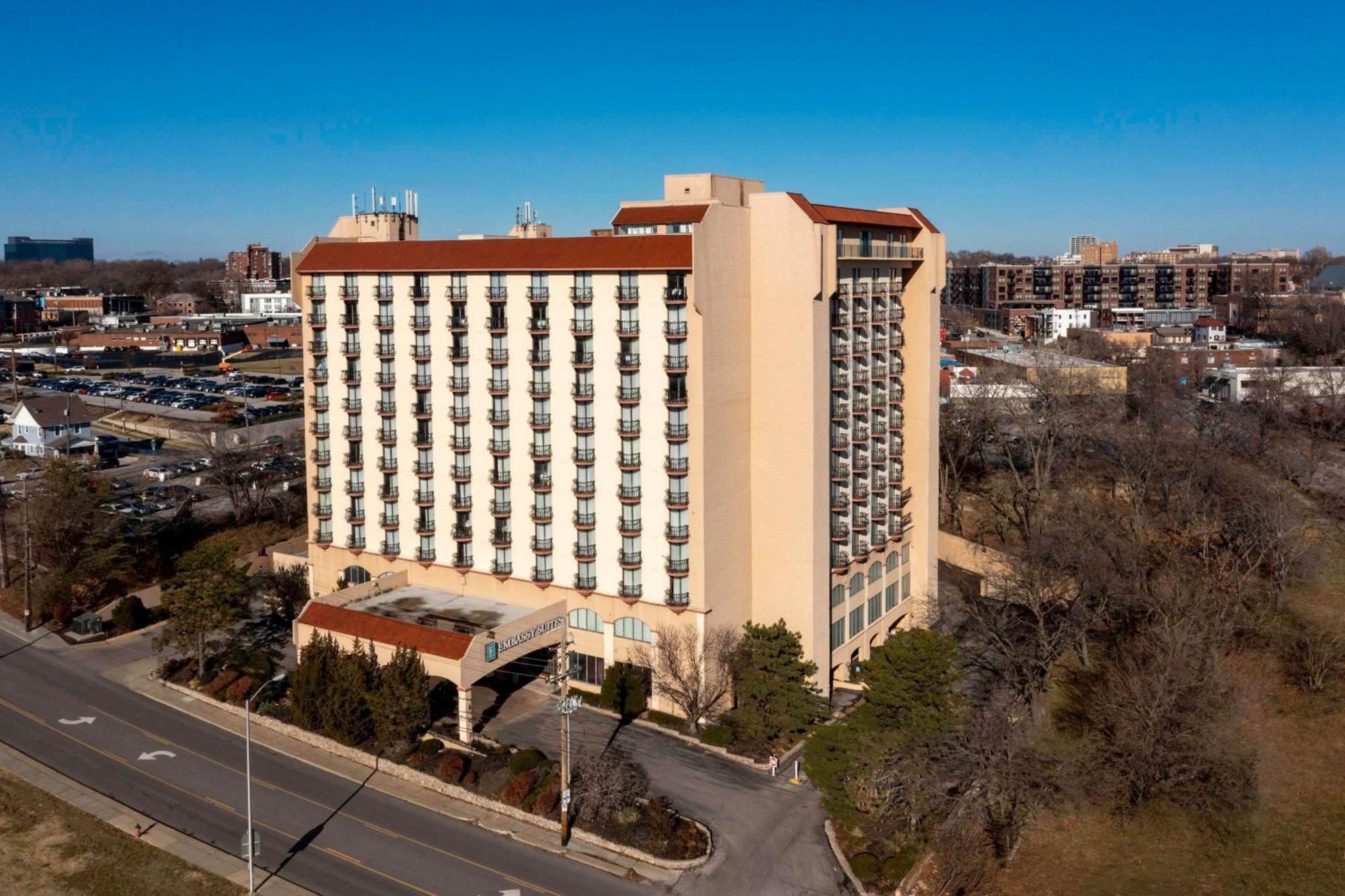 Embassy Suites By Hilton Kansas City Plaza Екстер'єр фото